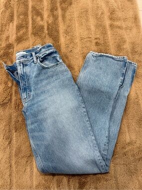 Abercrombie & Fitch The 90s Straight Ultra High Rise Split Hem
